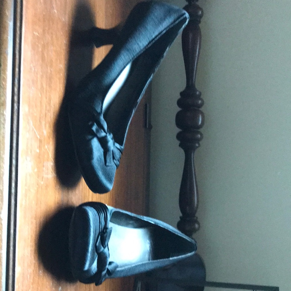 Kitten heel shoes